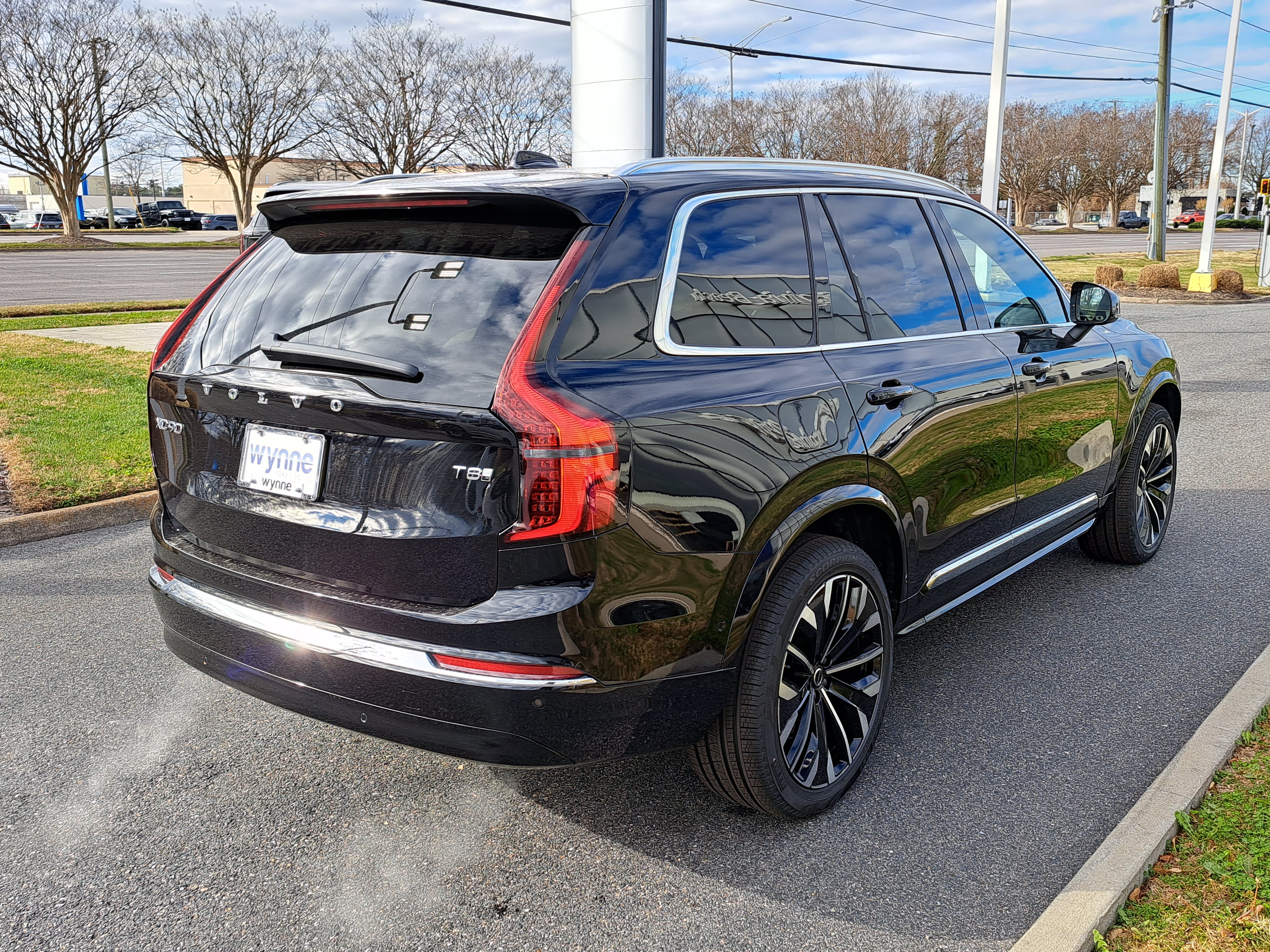 New 2026 Volvo XC90 T8 Plus AWD/4WD image 3