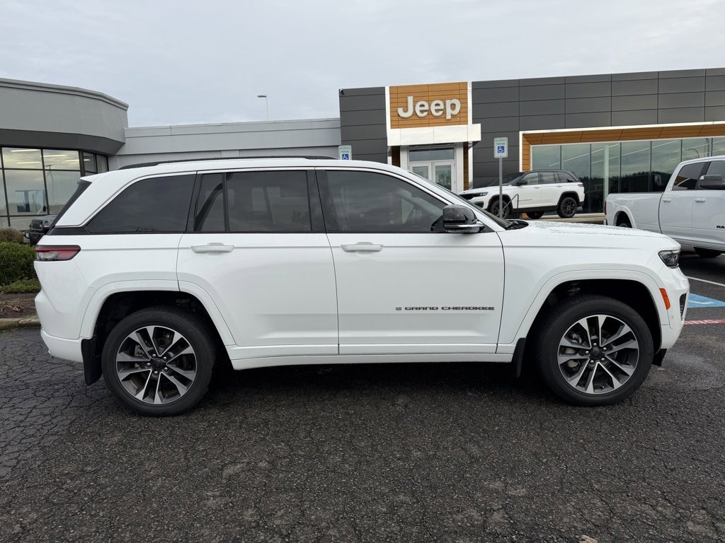 Used 2023 Jeep Grand Cherokee Overland w/ Adv Protech Group III image 9