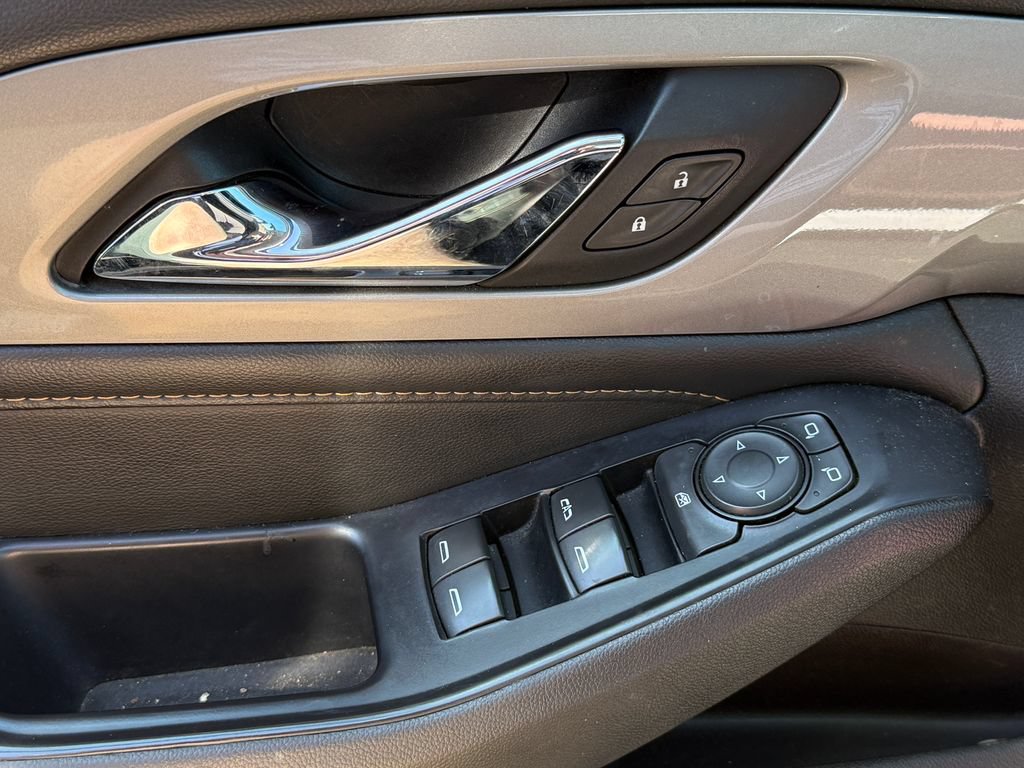 Used 2020 Chevrolet Traverse RS w/ LPO, 'HIT The Road' Package FWD image 15