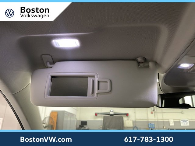 Used 2025 Volkswagen Taos SE w/ Panoramic Sunroof Package image 19