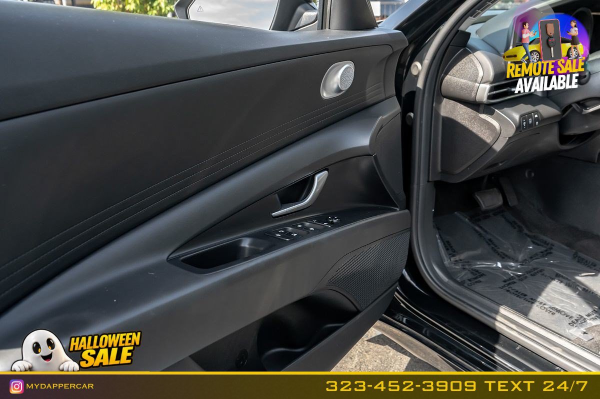 Used 2023 Hyundai Elantra Blue FWD image 11
