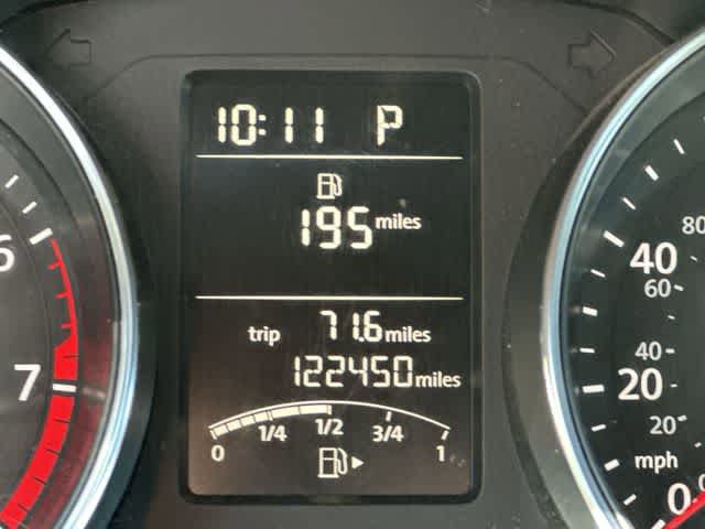 Used 2017 Volkswagen Jetta Sport w/ Jetta Sport Lighting Package FWD image 6