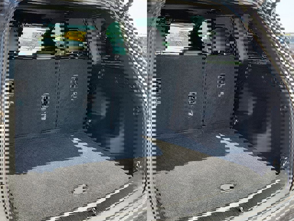 Used 2025 Jeep Grand Cherokee Altitude AWD/4WD image 12