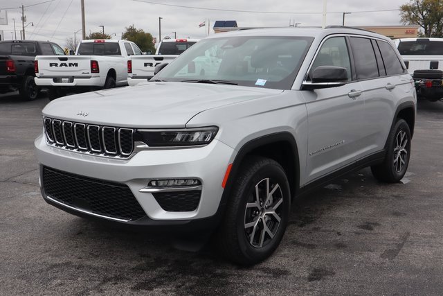 New 2025 Jeep Grand Cherokee Limited w/ Trailer Tow Package image 19
