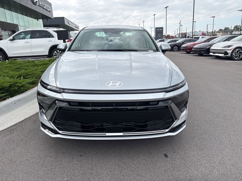 New 2026 Hyundai Sonata SEL FWD image 2