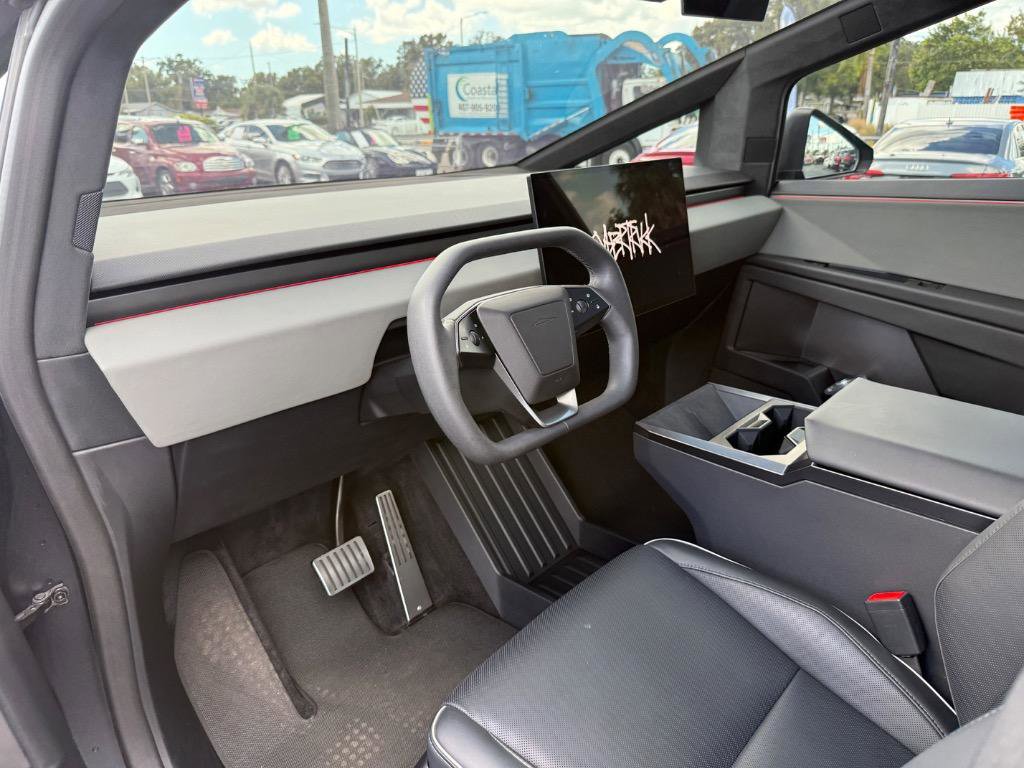 Used 2024 Tesla Cybertruck AWD Crew Cab image 24