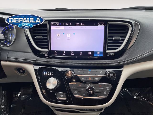 Used 2022 Chrysler Pacifica Touring-L image 14