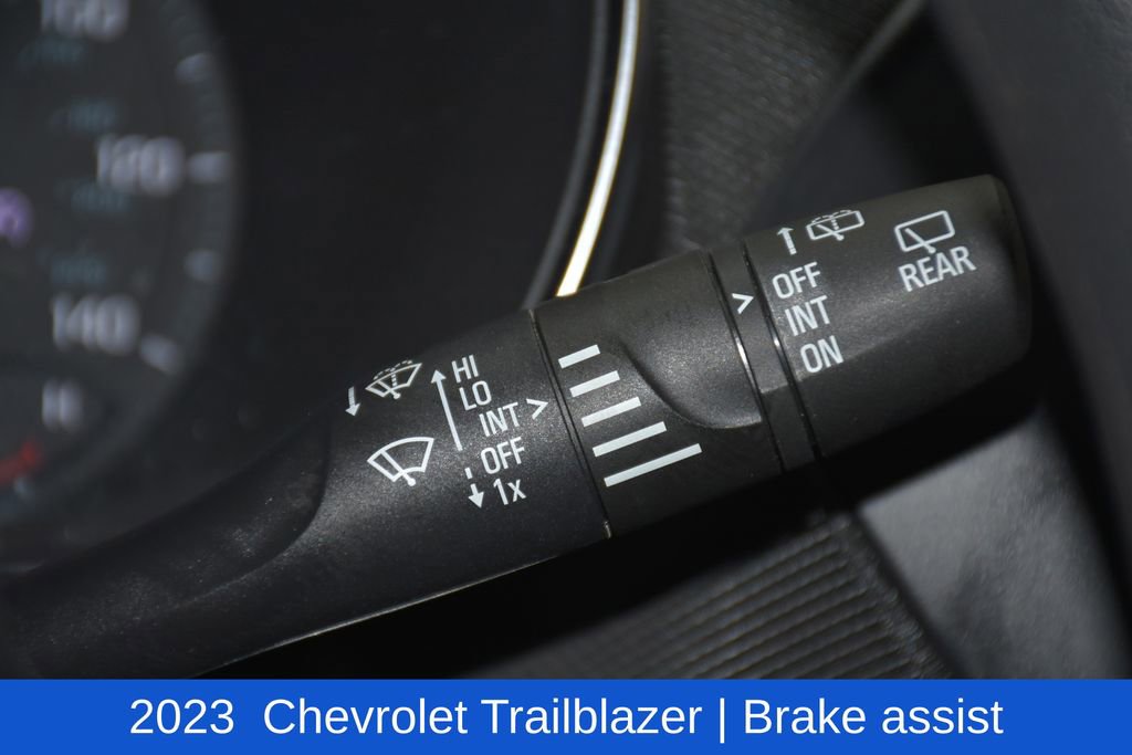 Used 2023 Chevrolet TrailBlazer LT FWD image 12