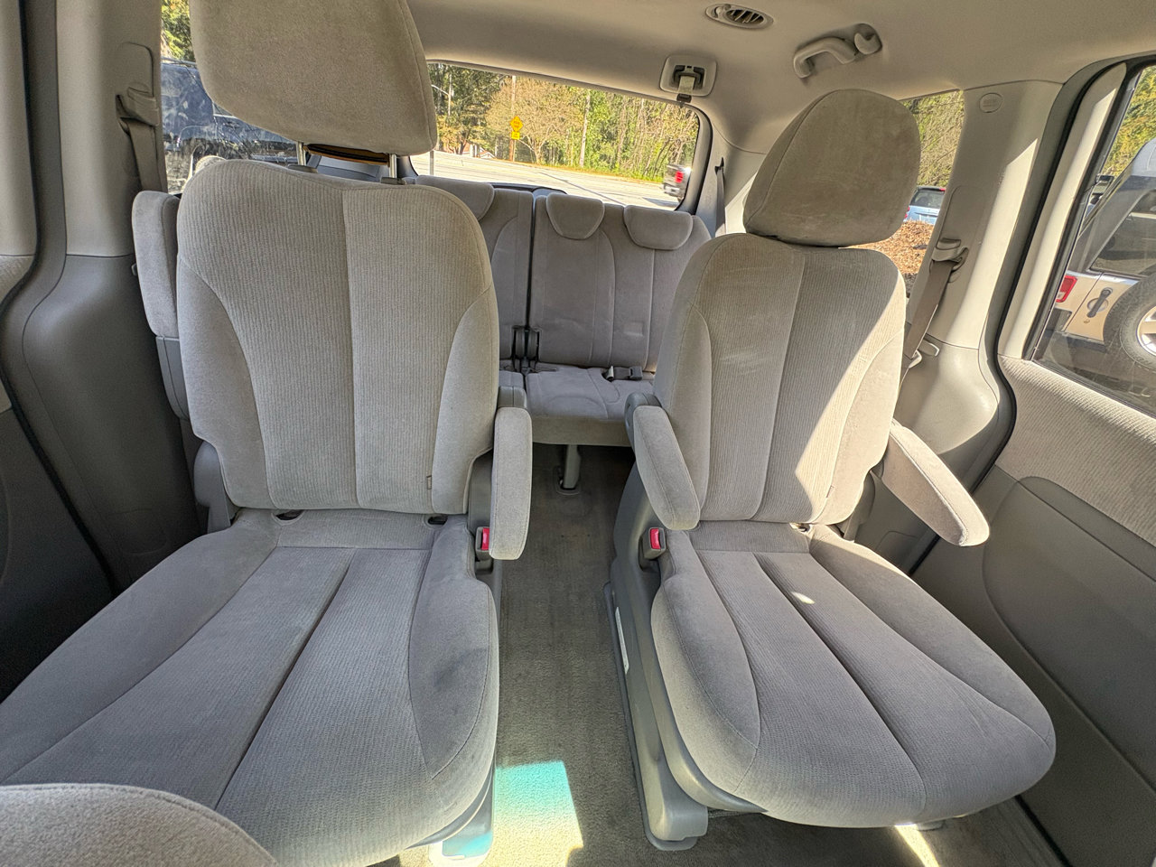 Used 2006 Kia Sedona LX image 17