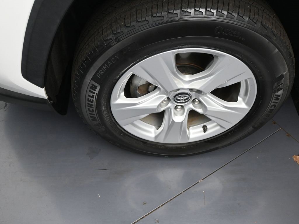 Used 2021 Toyota RAV4 XLE image 36