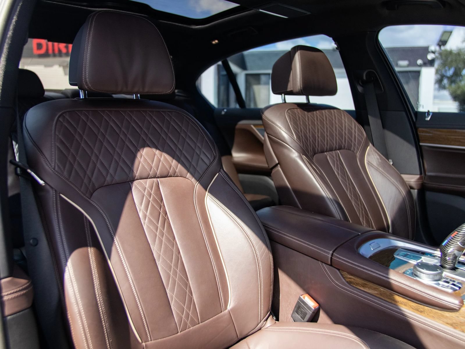 Used 2019 BMW 750i w/ M Sport Package RWD image 23