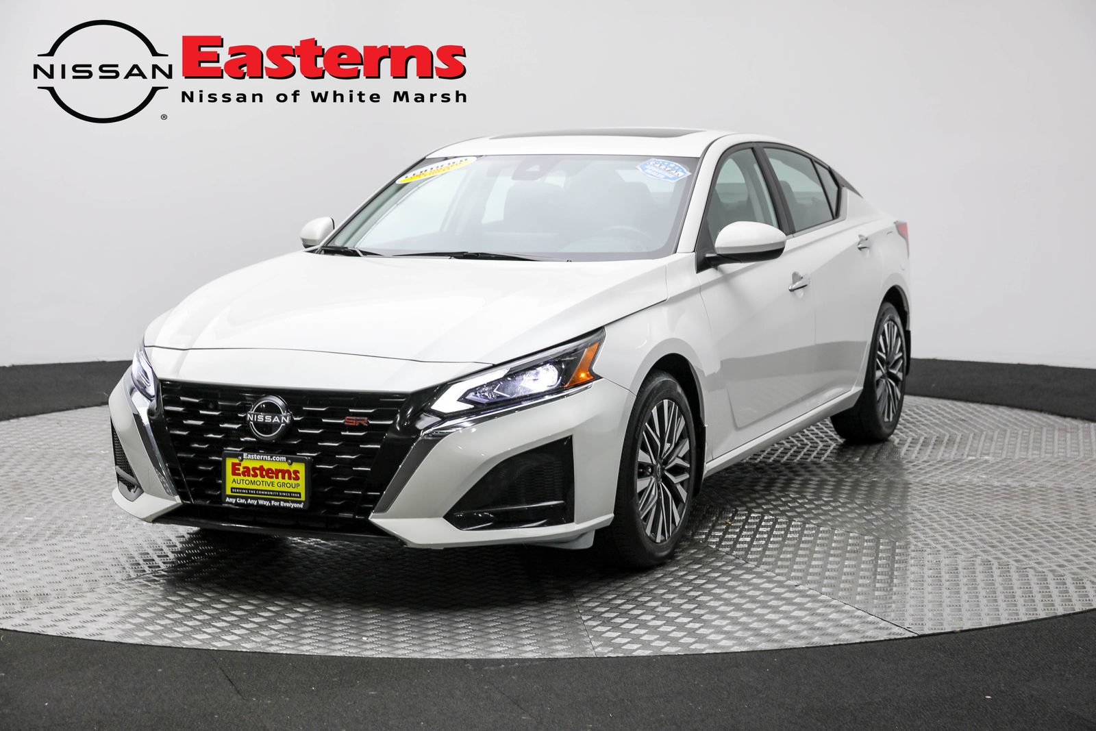 Used 2024 Nissan Altima 2.5 SV w/ SV Premium Package AWD/4WD image 1