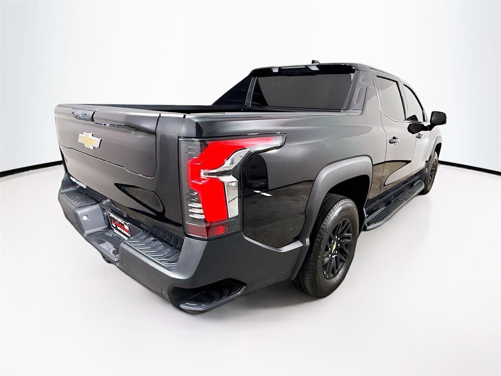 Used 2025 Chevrolet Silverado EV LT image 15