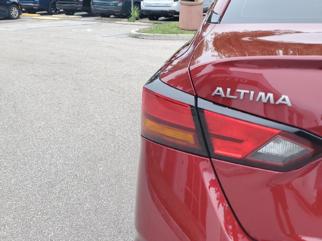 Used 2025 Nissan Altima 2.5 SR w/ SR Premium Package FWD image 27