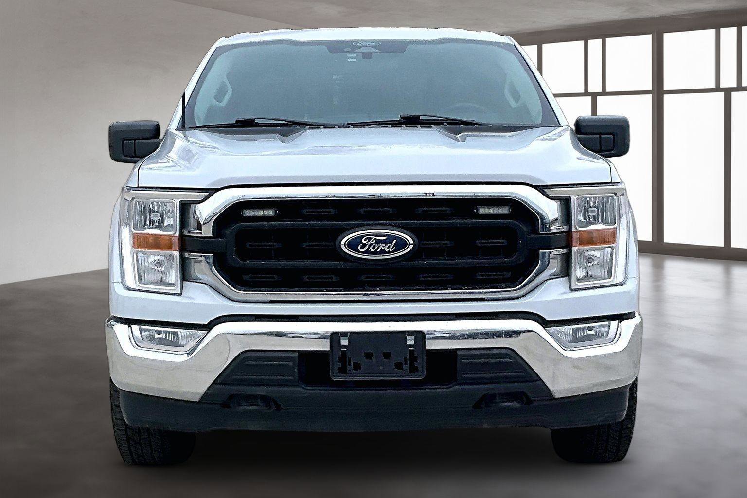 Used 2022 Ford F150 XLT w/ Trailer Tow Package image 4