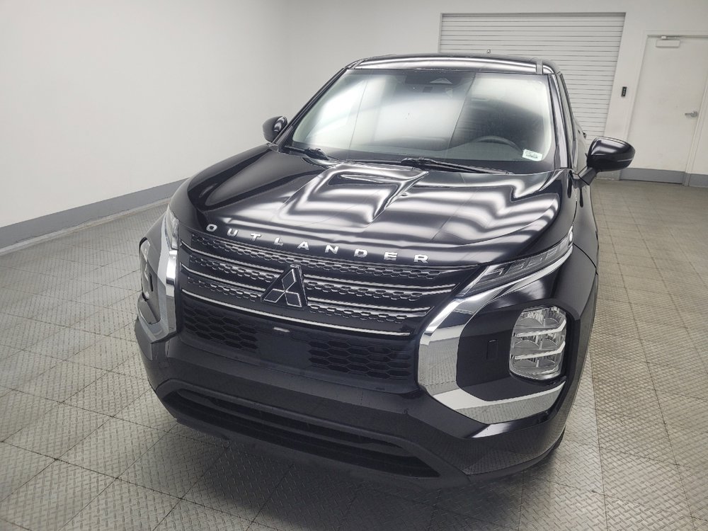 Used 2023 Mitsubishi Outlander ES image 15