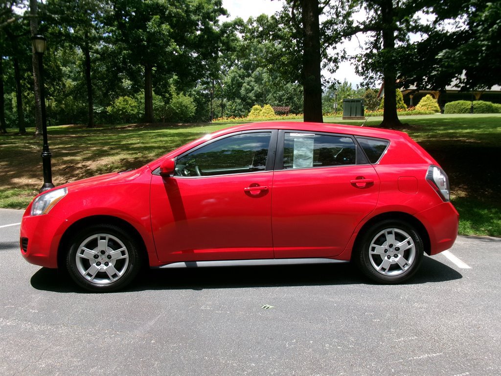 Used 2009 Pontiac Vibe w/ Preferred Package FWD image 9