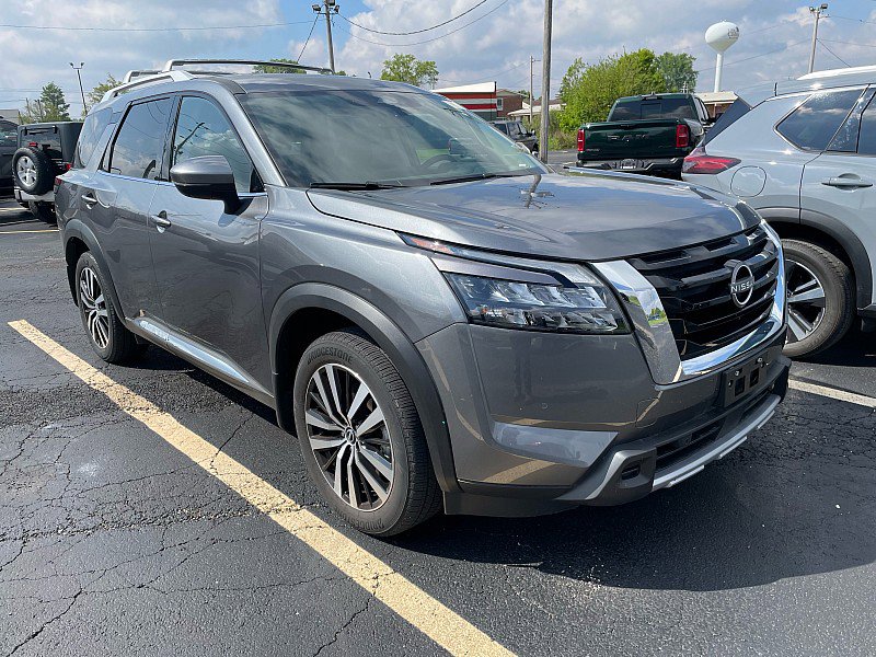 Used 2025 Nissan Pathfinder Platinum w/ Cargo Package FWD image 3