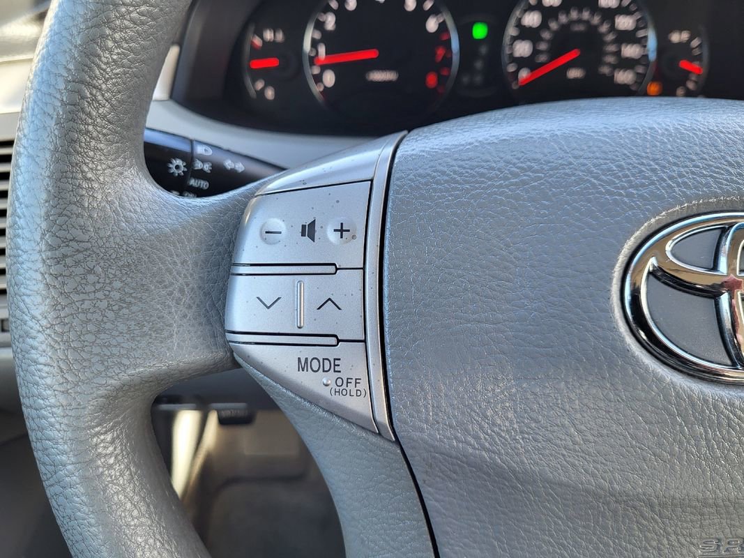 Used 2009 Toyota Avalon Limited image 24