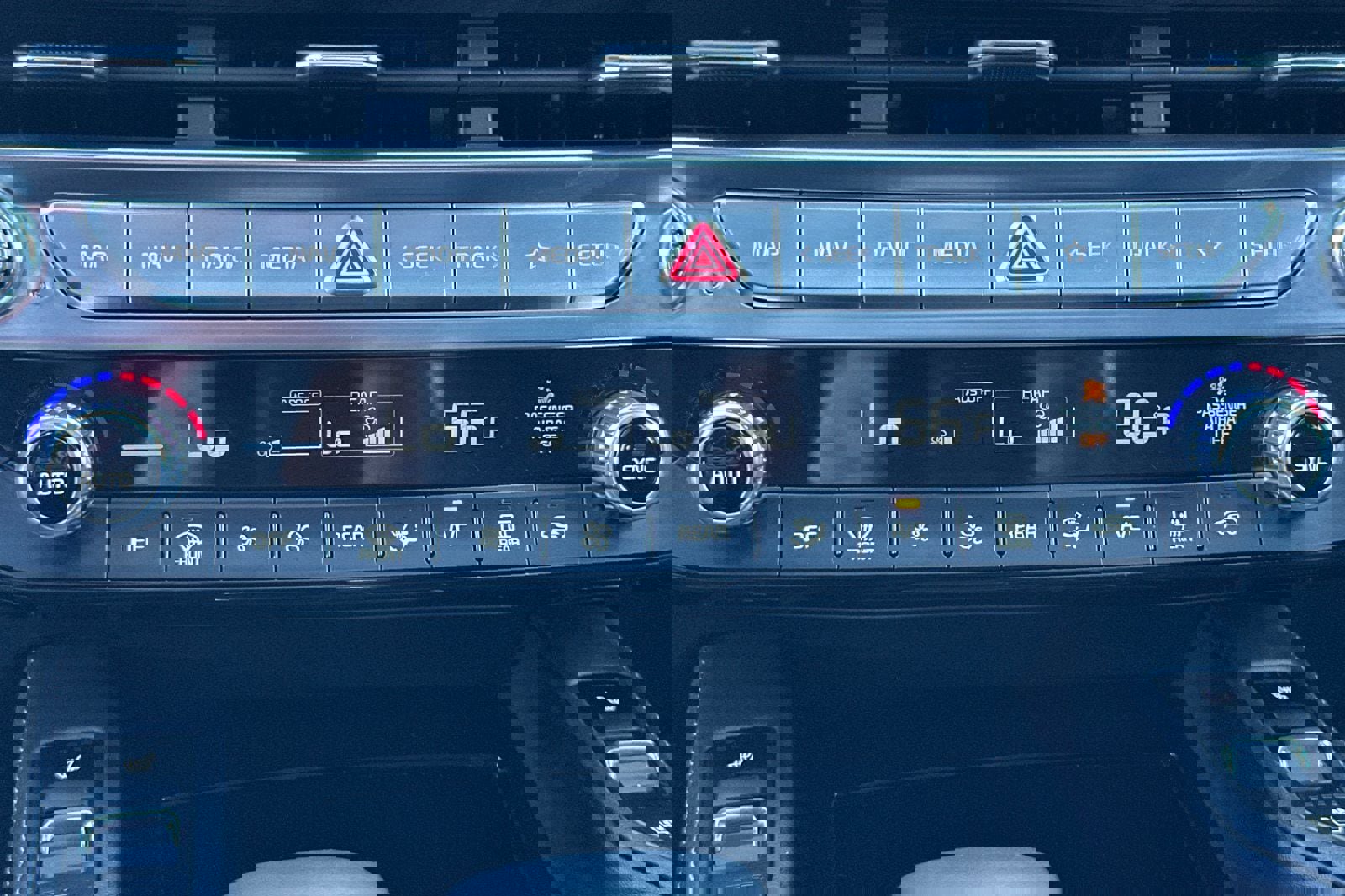 Certified 2024 Kia Telluride SX Prestige w/ Towing Package image 25