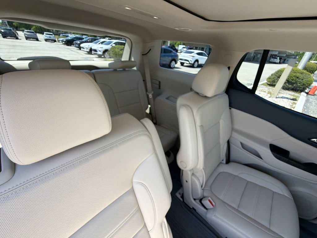 Used 2023 GMC Acadia Denali w/ Denali Ultimate Package image 12