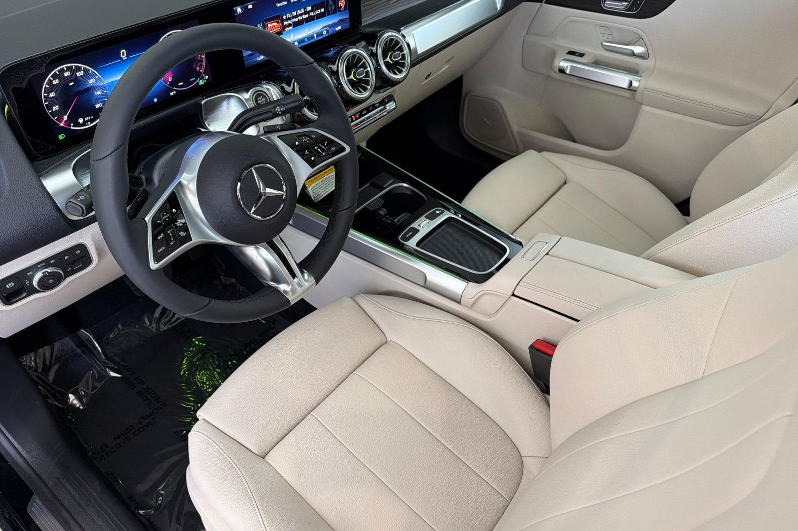 New 2026 Mercedes-Benz GLB 250 image 9