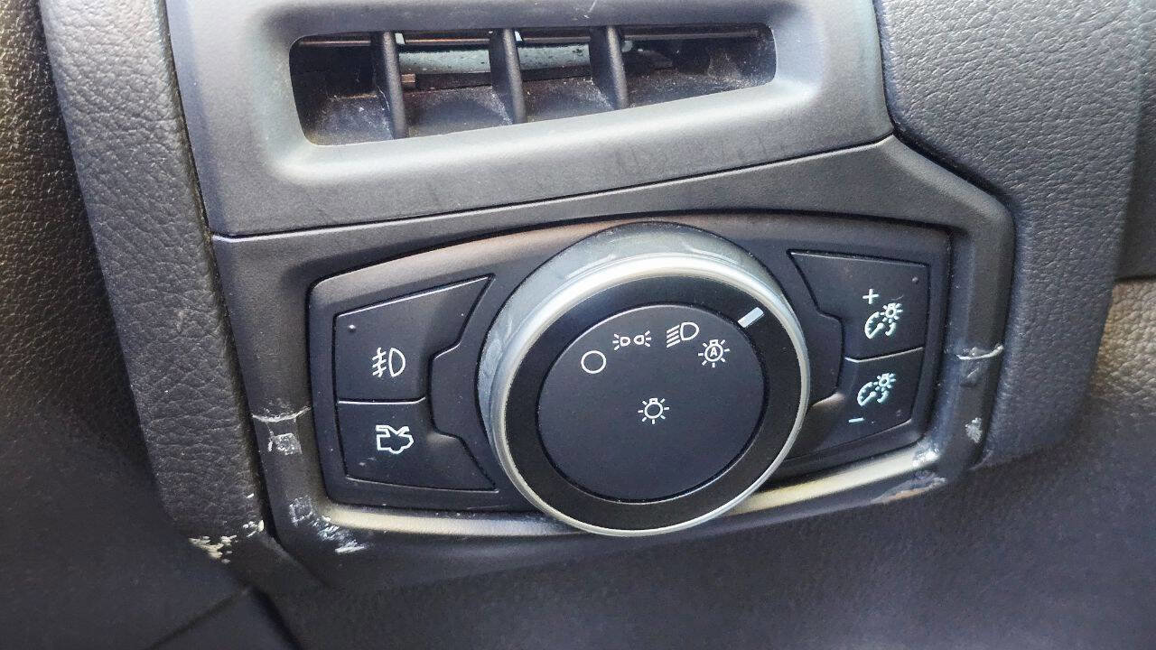 Used 2016 Ford Focus Titanium w/ Titanium Winter Package FWD image 37