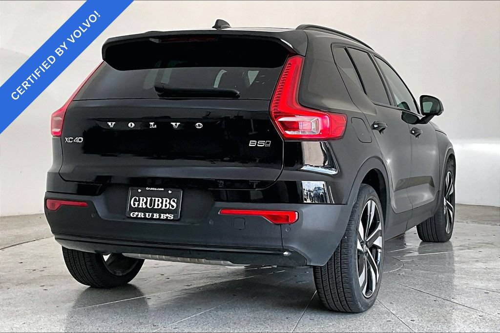 Used 2025 Volvo XC40 B5 Plus AWD/4WD image 2