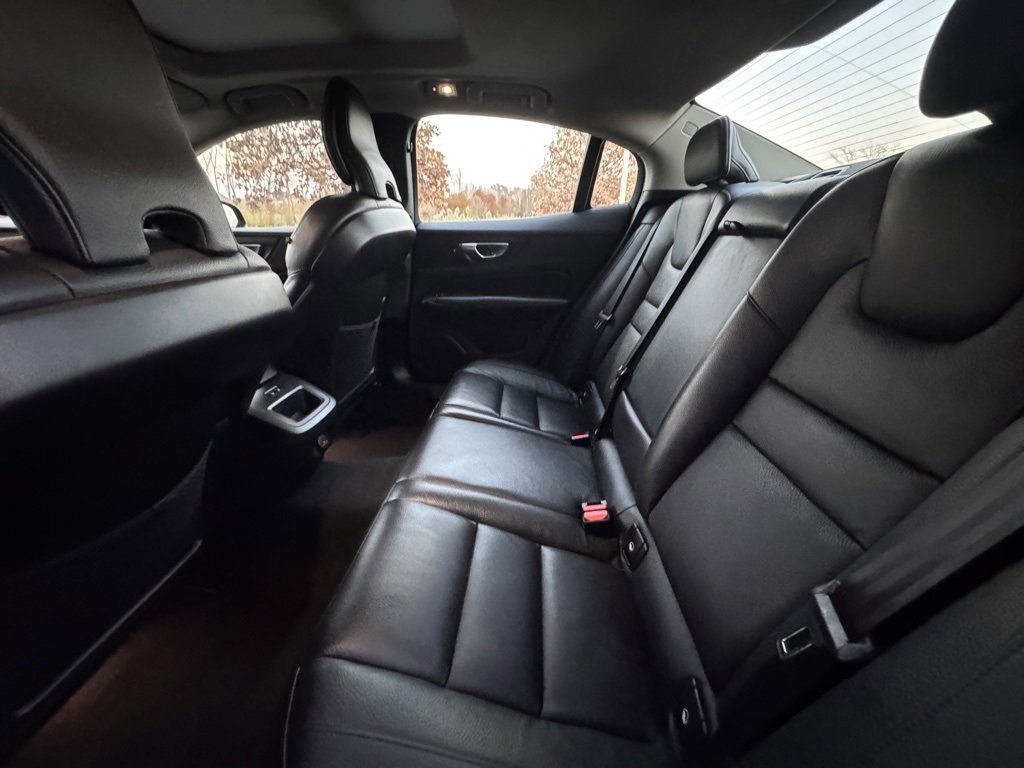 Used 2024 Volvo S60 B5 Plus image 24