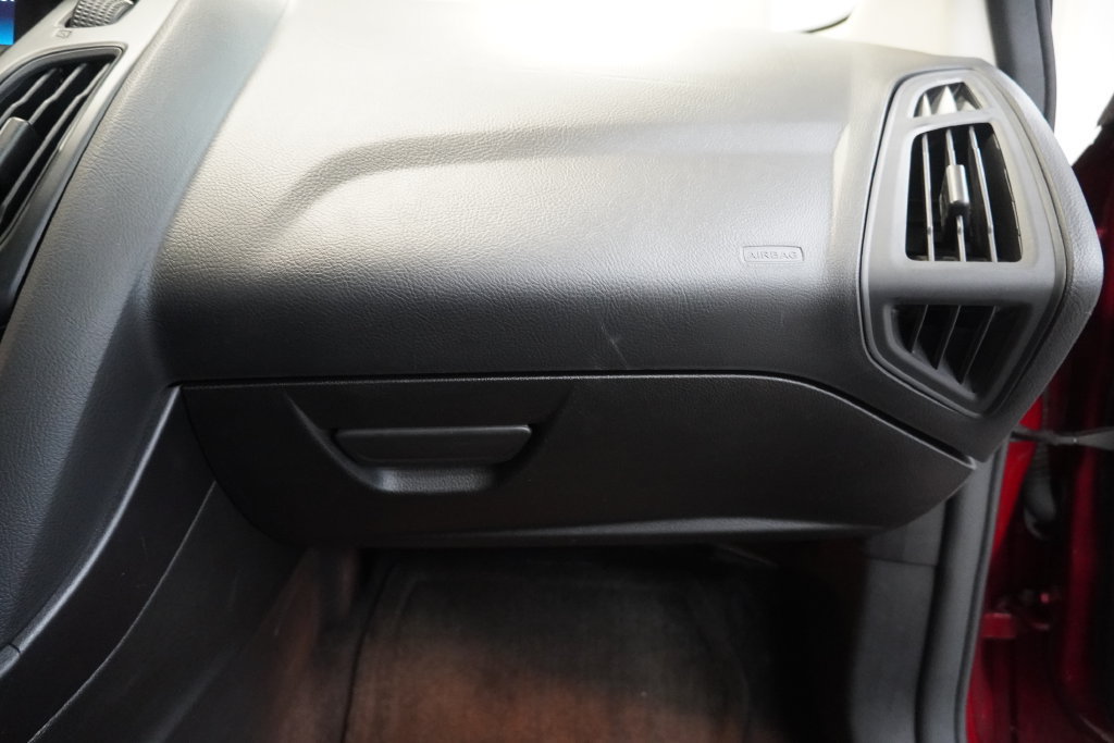 Used 2015 Ford Focus SE FWD image 34