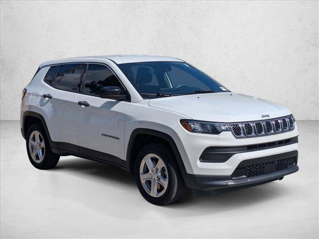 Used 2023 Jeep Compass Sport AWD/4WD image 3