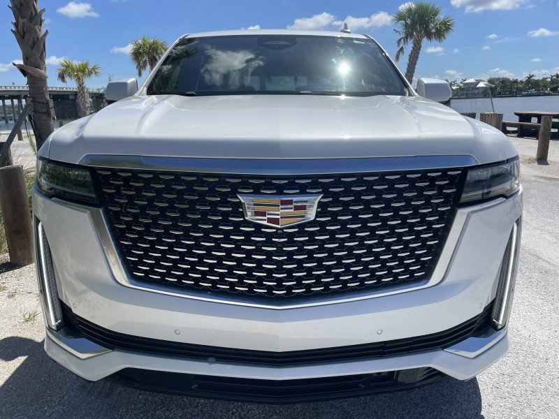 Used 2021 Cadillac Escalade Premium Luxury w/ Driver Assist Tech Package image 4
