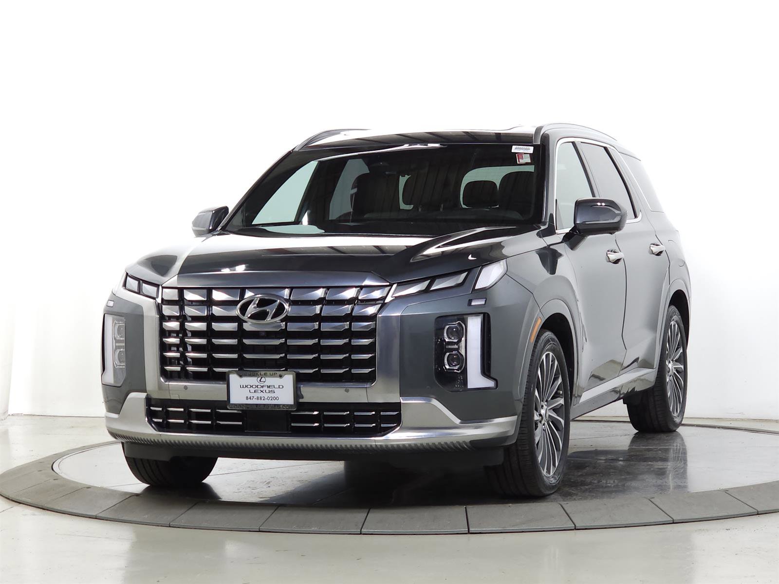 Used 2023 Hyundai Palisade Calligraphy video 3