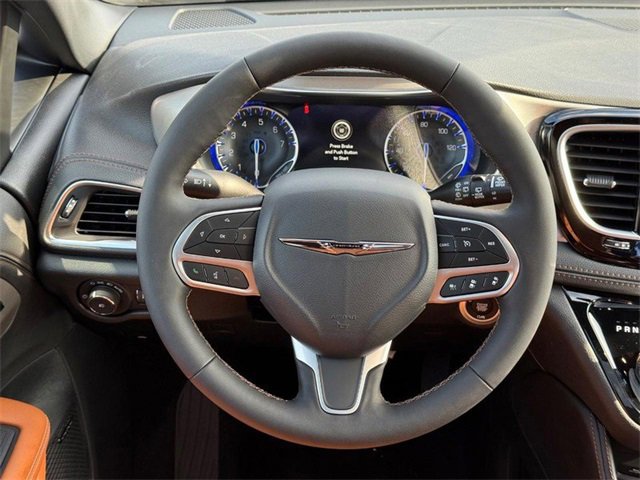 New 2026 Chrysler Pacifica Pinnacle image 16