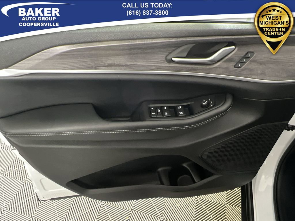 Used 2024 Jeep Grand Cherokee Limited w/ Black Appearance Package image 23