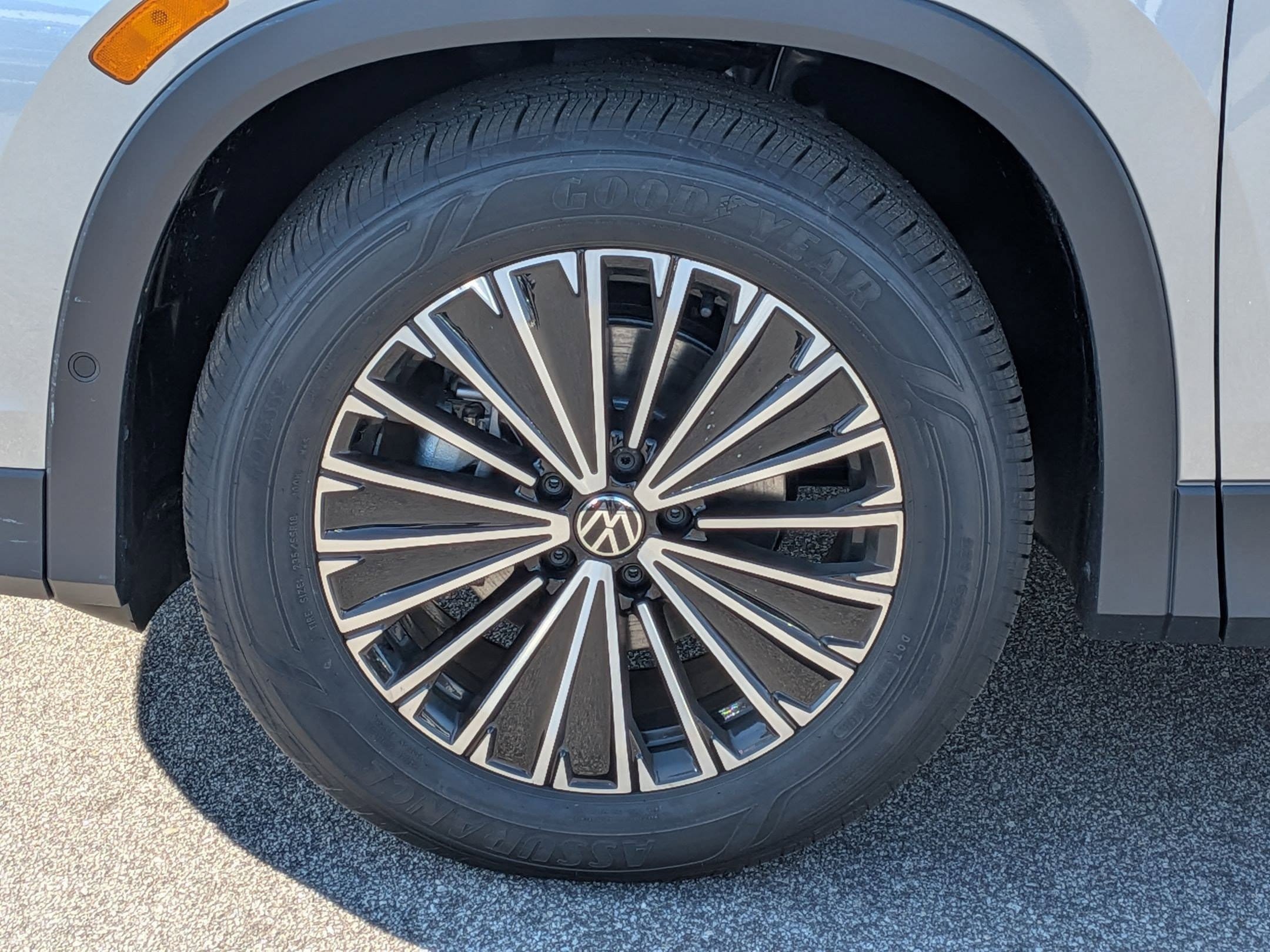 New 2026 Volkswagen Tiguan S FWD image 10