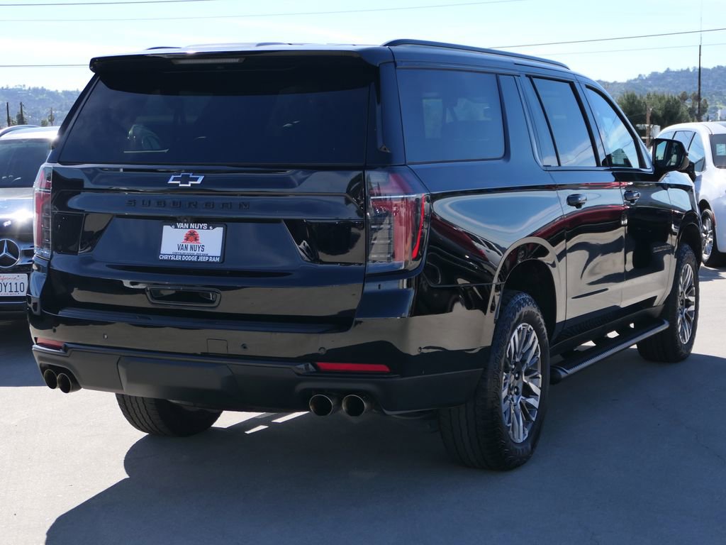 Used 2025 Chevrolet Suburban Z71 image 4