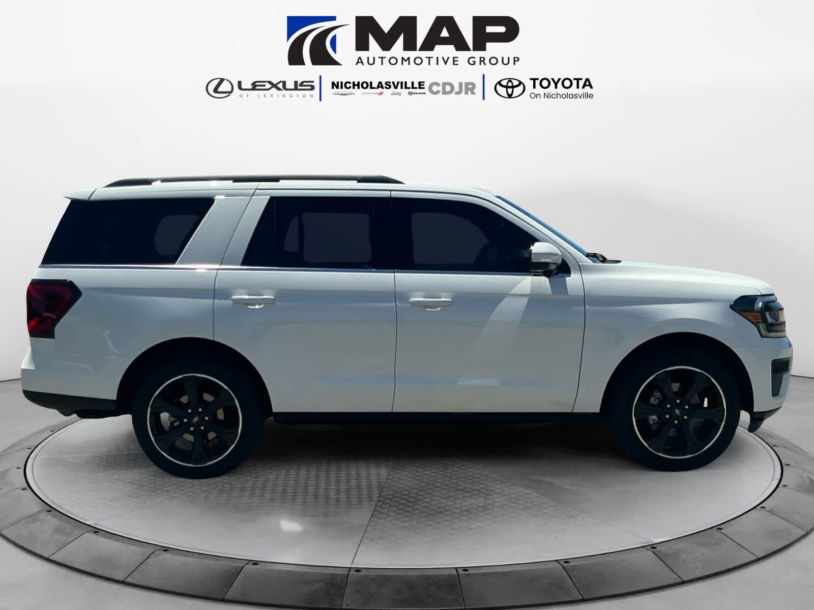 Used 2023 Ford Expedition Limited AWD/4WD image 6