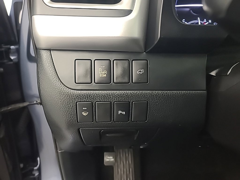 Used 2014 Toyota Highlander Limited FWD image 28