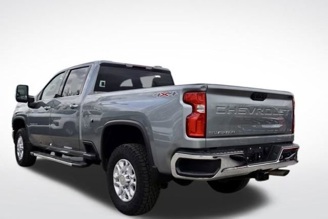 Used 2024 Chevrolet Silverado 2500 LTZ w/ LTZ Convenience Package image 9