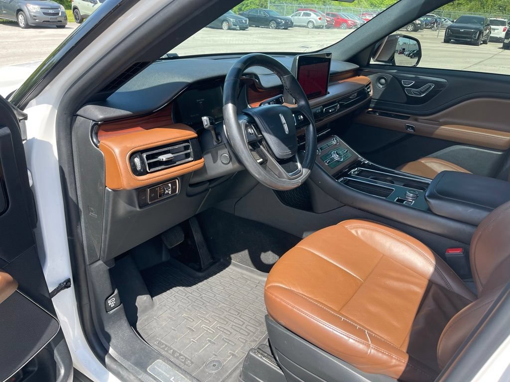 Used 2022 Lincoln Aviator Reserve w/ Equipment Group 201A AWD/4WD image 13