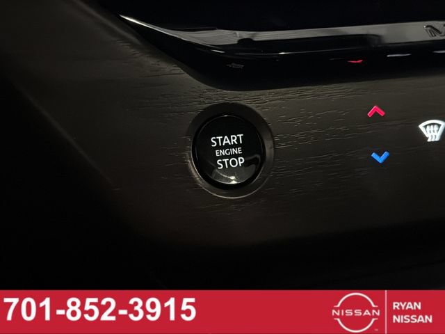 Certified 2025 Nissan Murano Platinum w/ Cargo Package AWD/4WD image 32