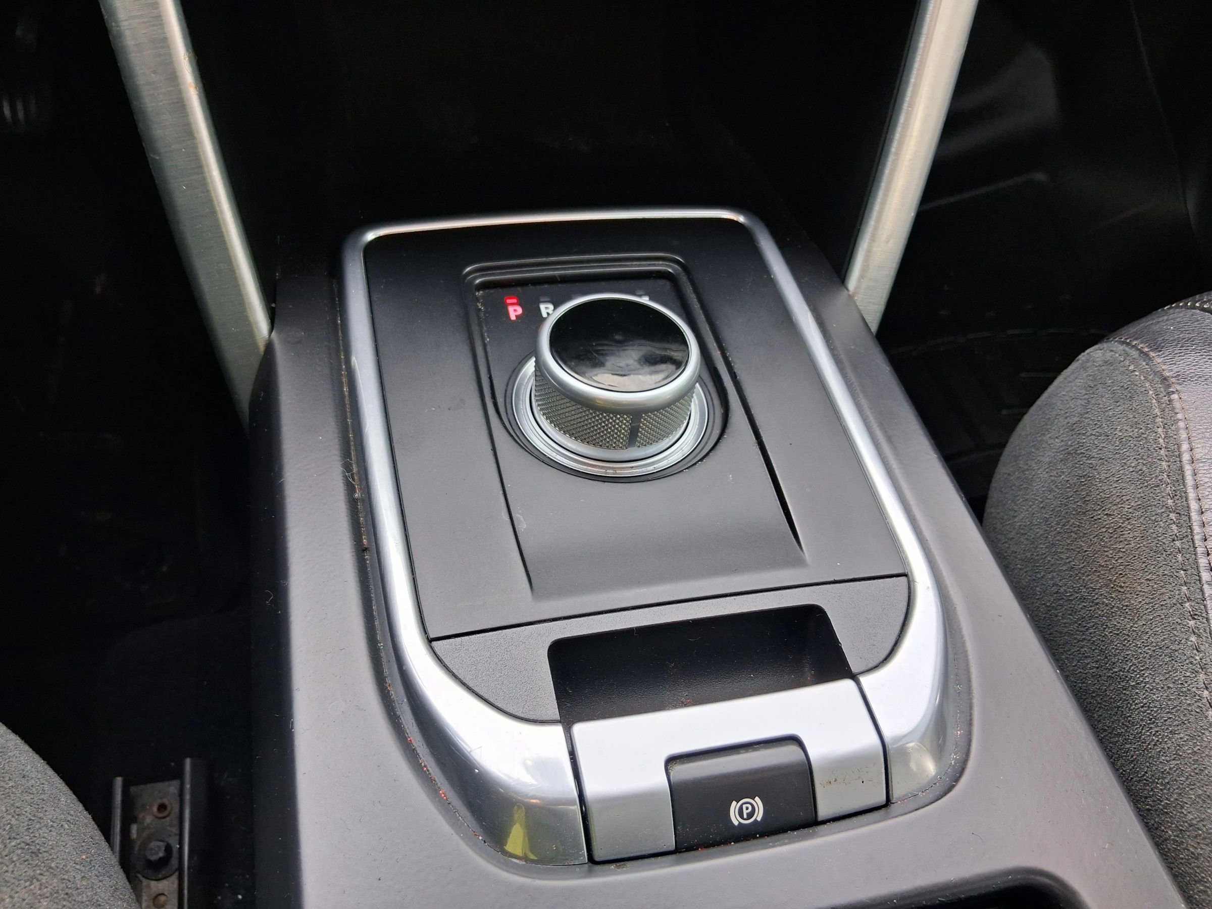 Used 2016 Land Rover Discovery Sport HSE AWD/4WD image 23