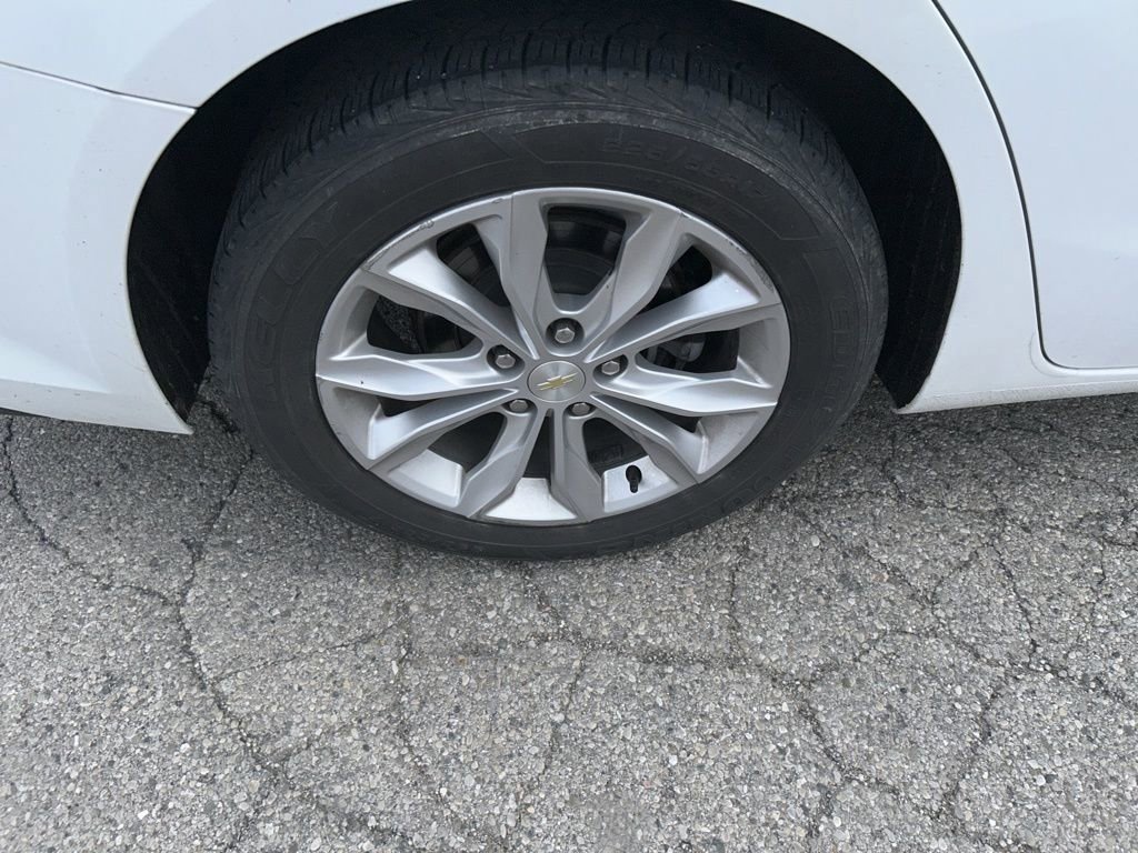 Used 2021 Chevrolet Malibu LT image 16