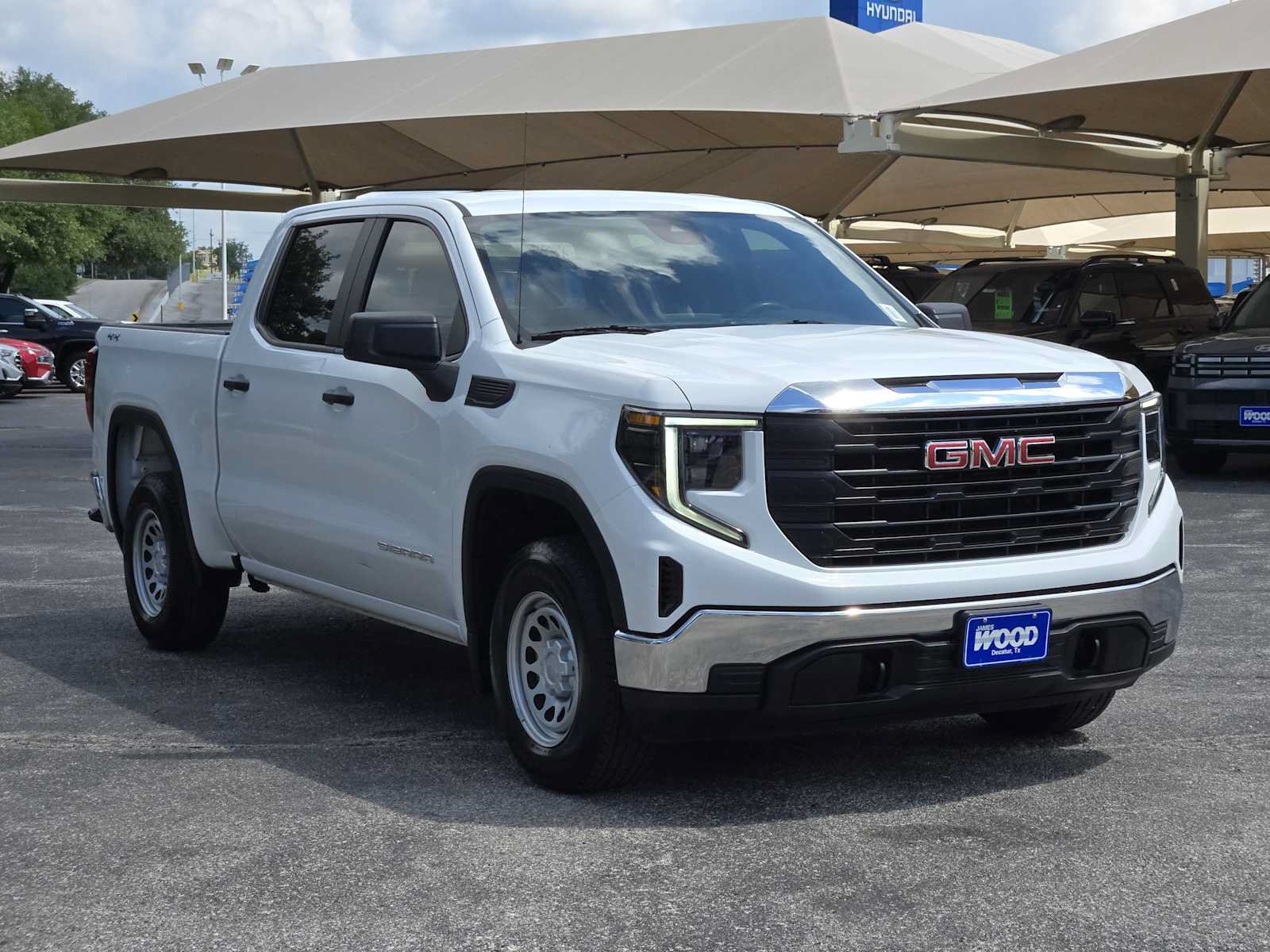 Used 2023 GMC Sierra 1500 Pro w/ Pro Value Package AWD/4WD image 3