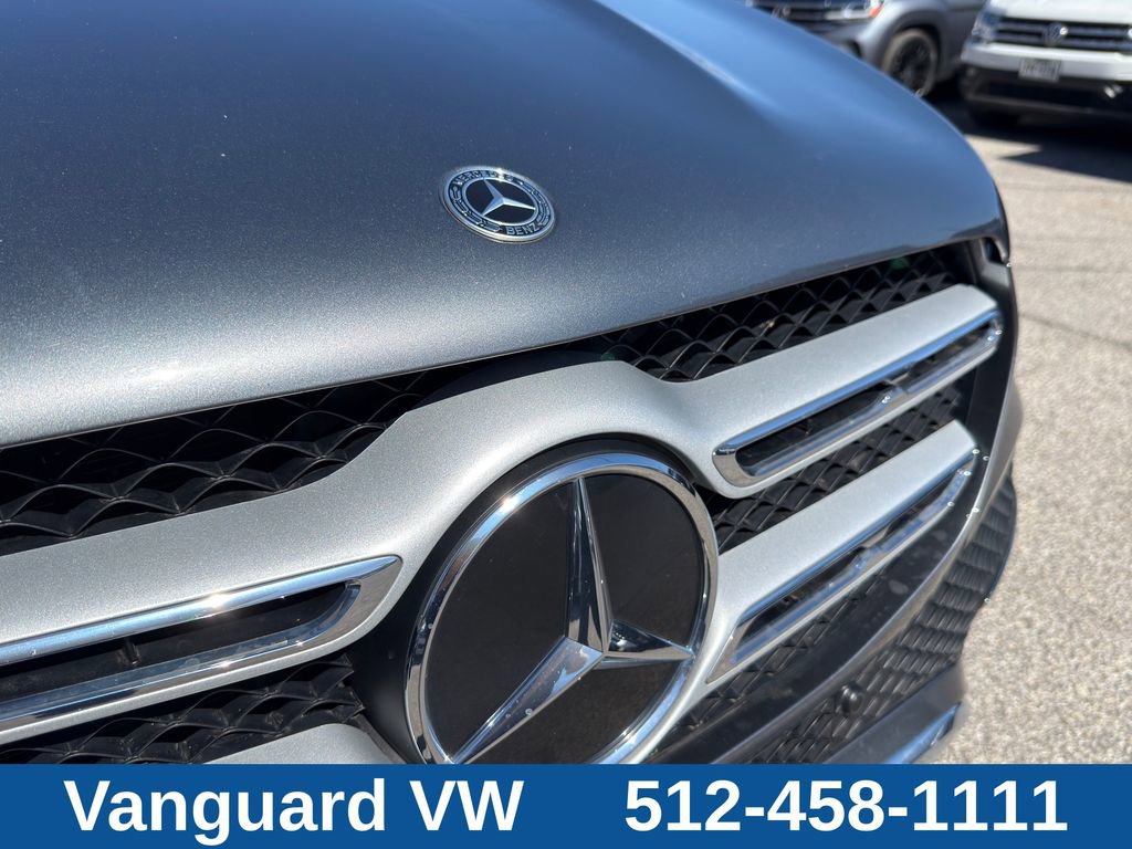Used 2022 Mercedes-Benz GLE 350 4MATIC w/ Premium Package image 4
