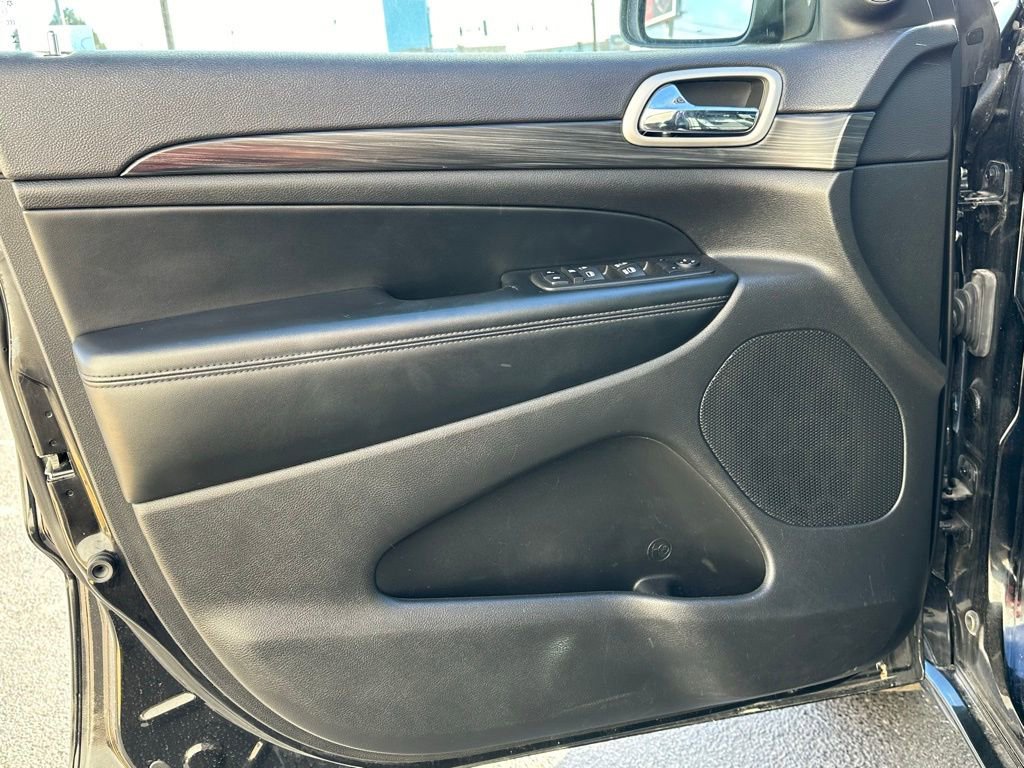 Used 2022 Jeep Grand Cherokee Laredo X image 10