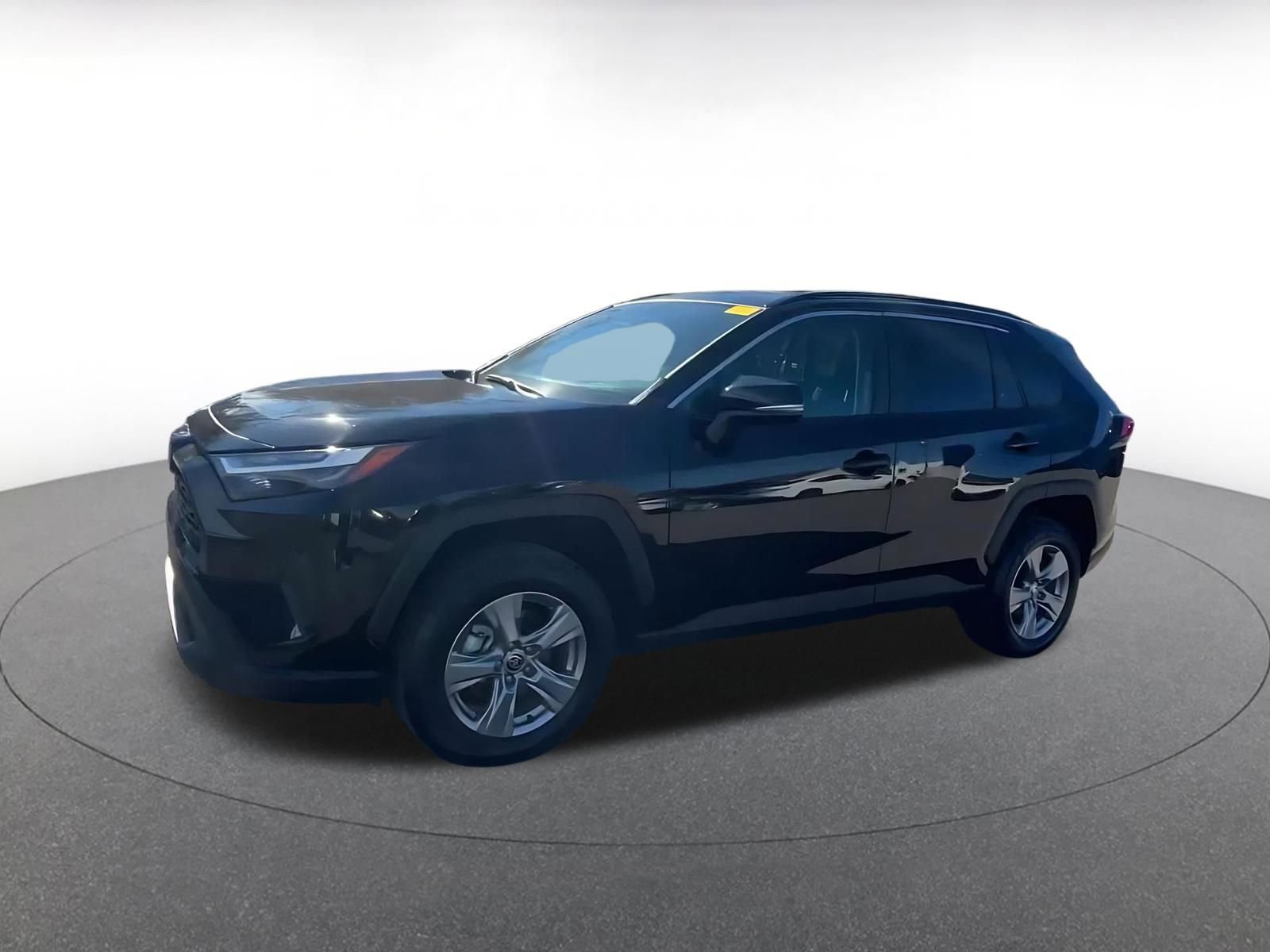 Used 2025 Toyota RAV4 XLE image 8