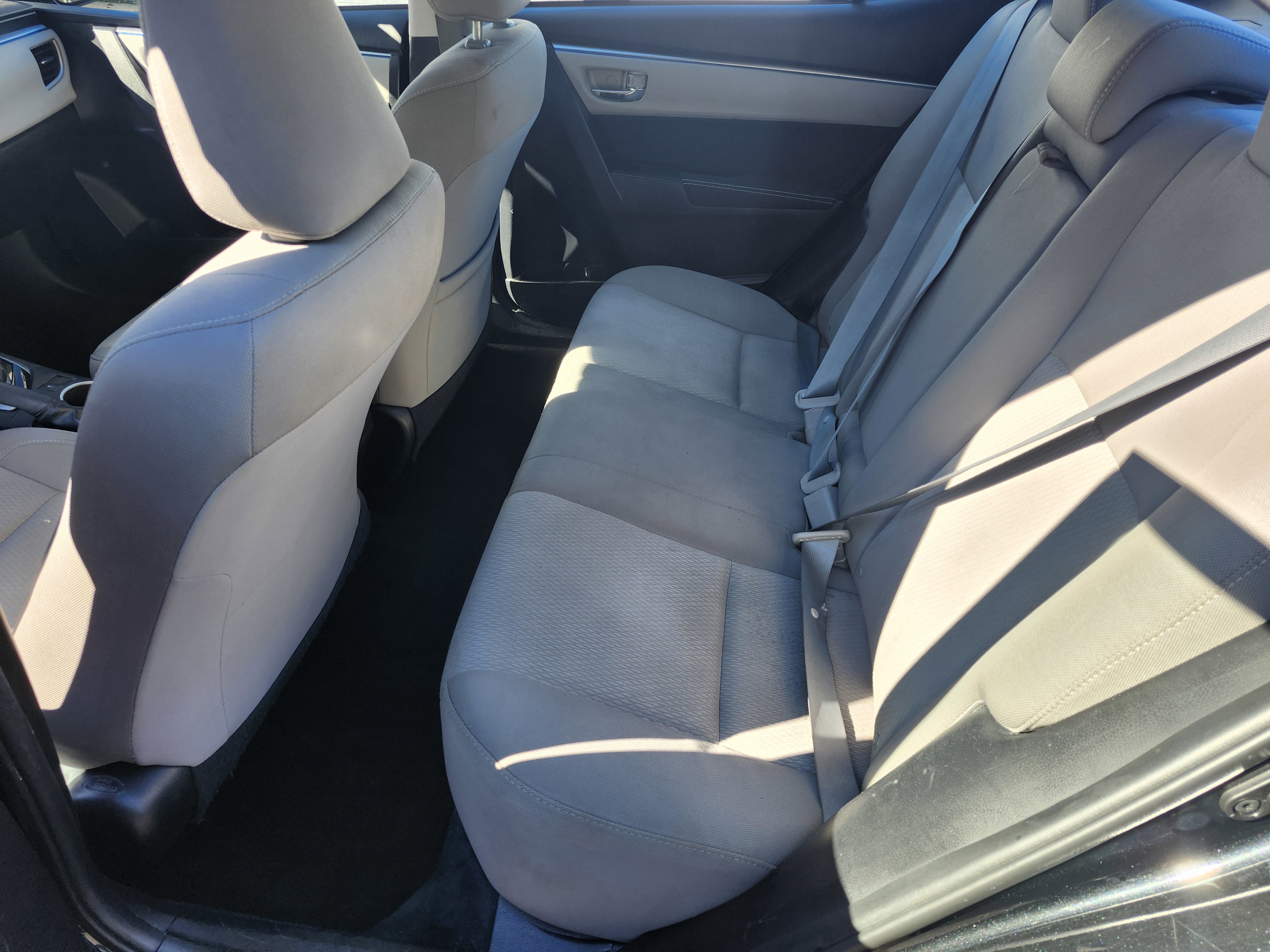 Used 2016 Toyota Corolla LE image 5