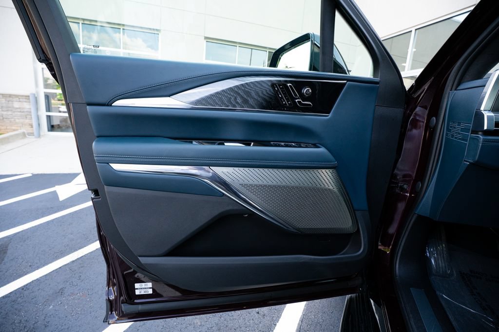 Used 2025 Cadillac Escalade IQ Luxury 2 w/ LPO, Premium Carpet Package AWD/4WD image 25